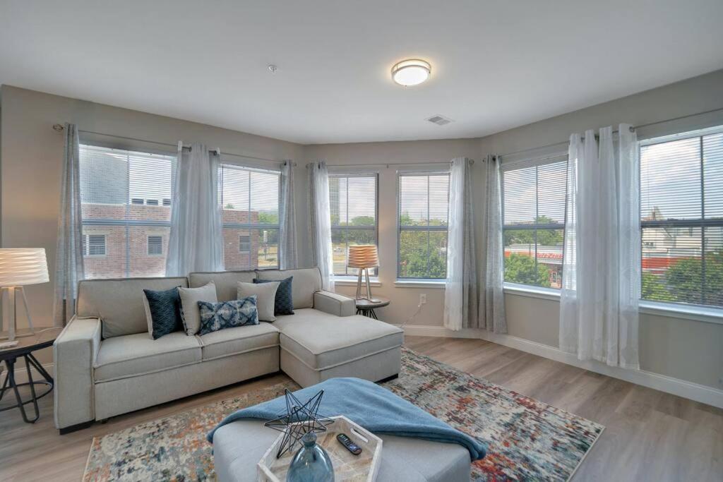 ניוארק Beautiful 2Br Apt/Ewr Airport/King /Free Parking מראה חיצוני תמונה