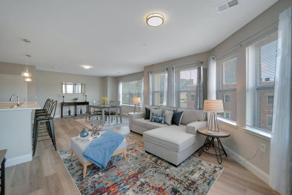 ניוארק Beautiful 2Br Apt/Ewr Airport/King /Free Parking מראה חיצוני תמונה