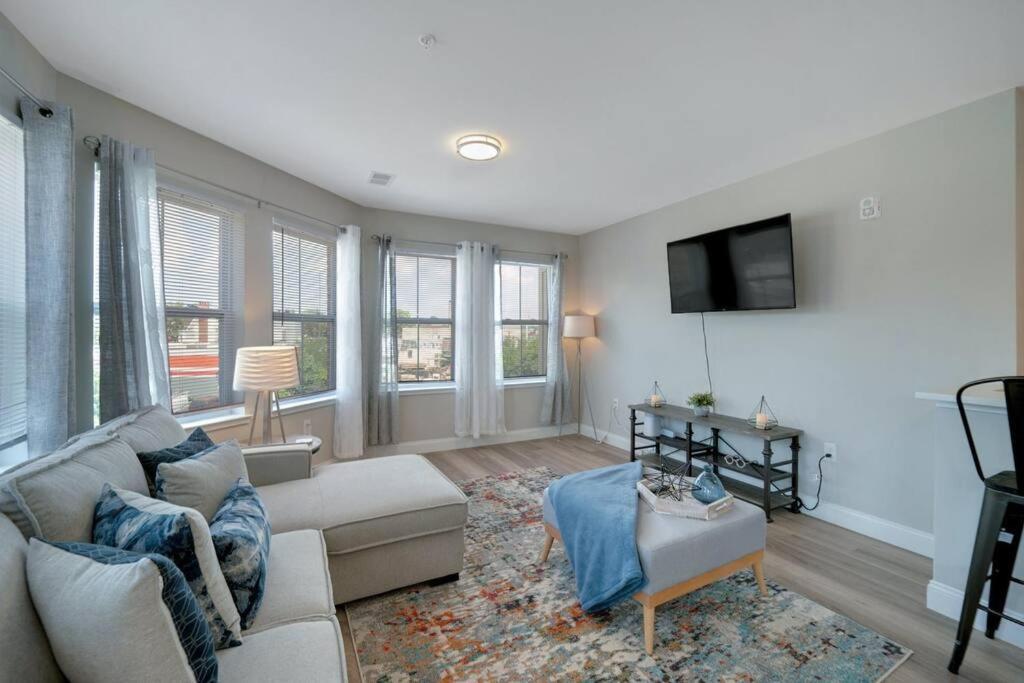 ניוארק Beautiful 2Br Apt/Ewr Airport/King /Free Parking מראה חיצוני תמונה