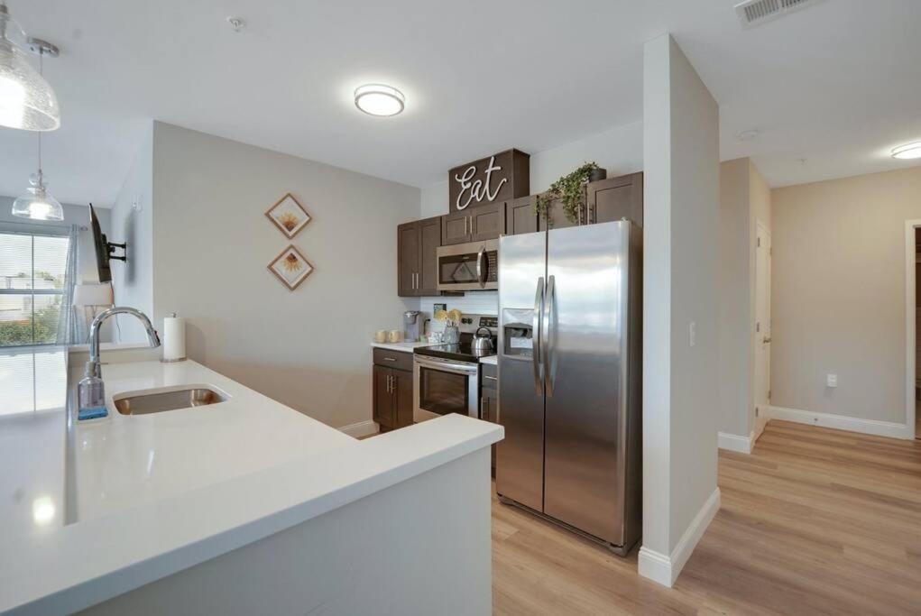 ניוארק Beautiful 2Br Apt/Ewr Airport/King /Free Parking מראה חיצוני תמונה