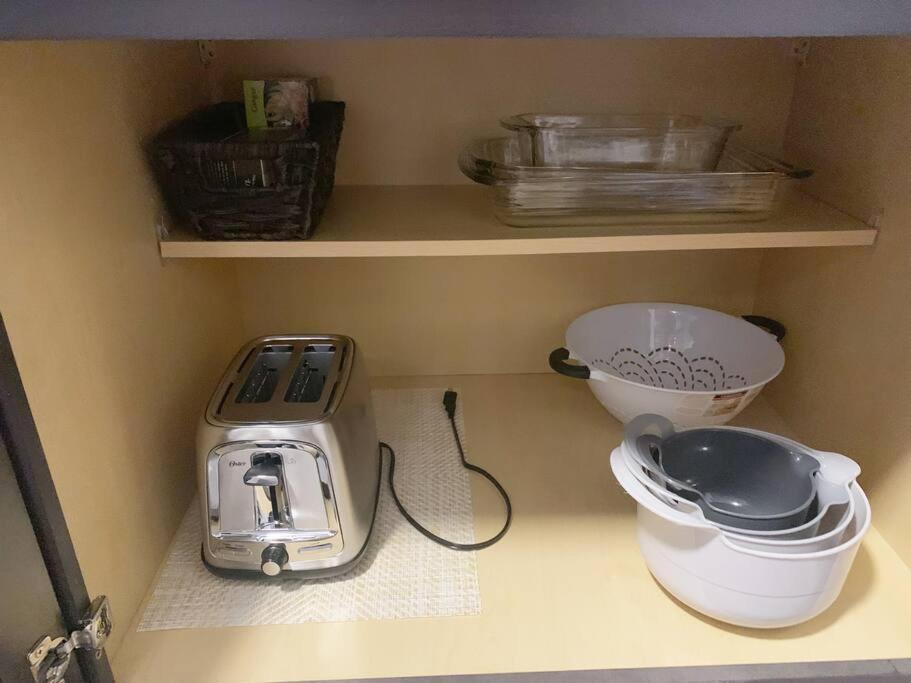 ניוארק Beautiful 2Br Apt/Ewr Airport/King /Free Parking מראה חיצוני תמונה