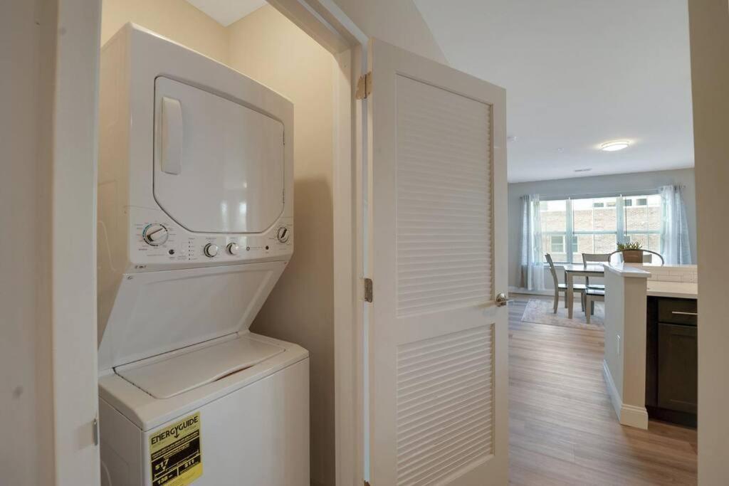 ניוארק Beautiful 2Br Apt/Ewr Airport/King /Free Parking מראה חיצוני תמונה